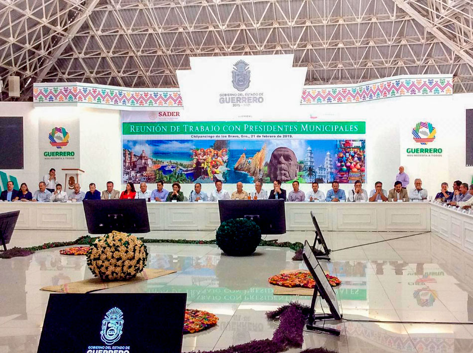 reunion-presidentes-municipales-guerrero-jorge-sanchez-zihuatanejo.jpg