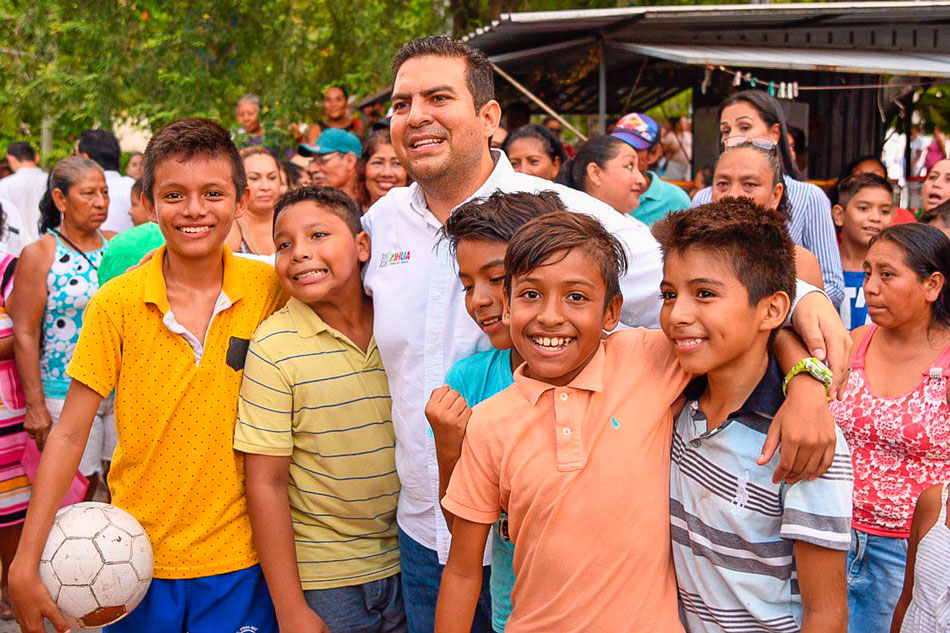 entrega-obras-zihuatanejo-cancha.jpg