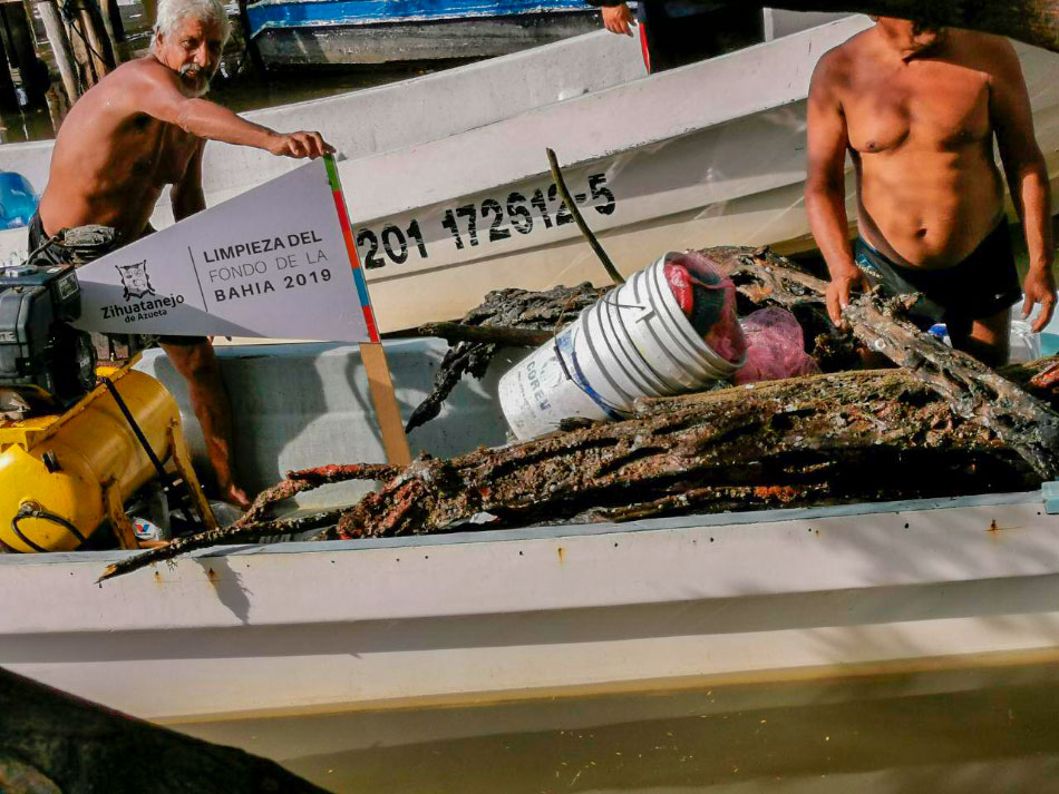 limpieza-bahia-zihuatanejo-2019_.jpg