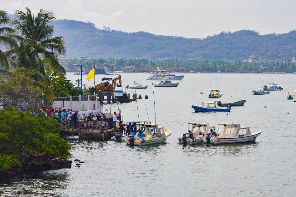 pericia-lancheros-zihuatanejo_.jpg