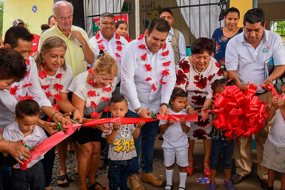 inauguracion-aulas-zihuatanejo_jorge-s__.jpg