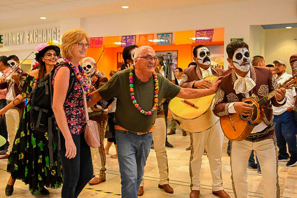 bienvenida_vuelo_Canada_ixtapa_zihuatanejo_2019-.jpg