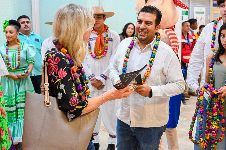 bienvenida_vuelo_Canada_ixtapa_zihuatanejo_2019.jpg