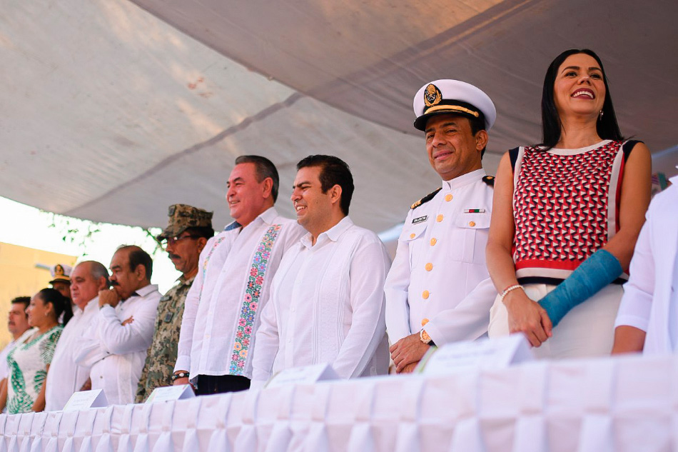 desfile-20-de-nov-zihuatanejo-2019-.jpg