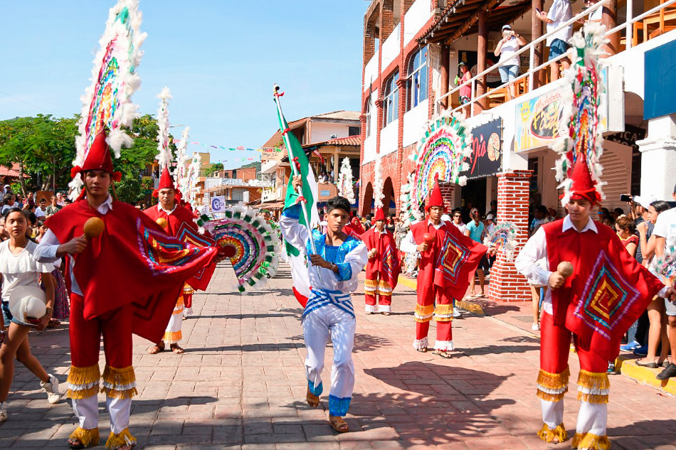 desfile-20-de-nov-zihuatanejo-2019---.jpg