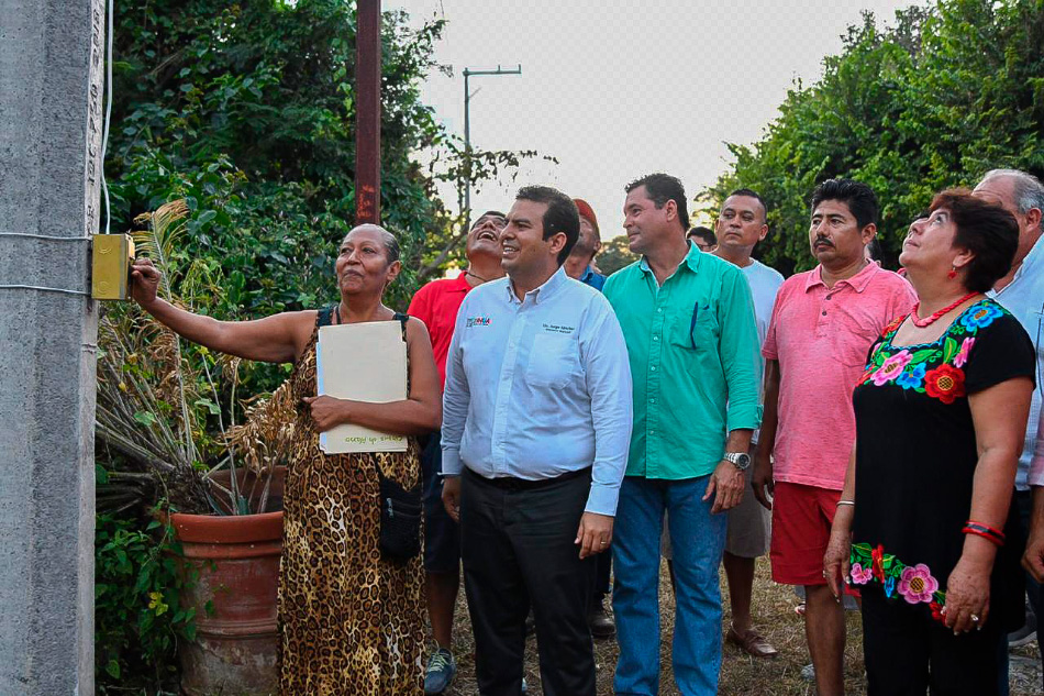 electrificacion_en_Vaso_Miraflores_zihuatanejo-.jpg