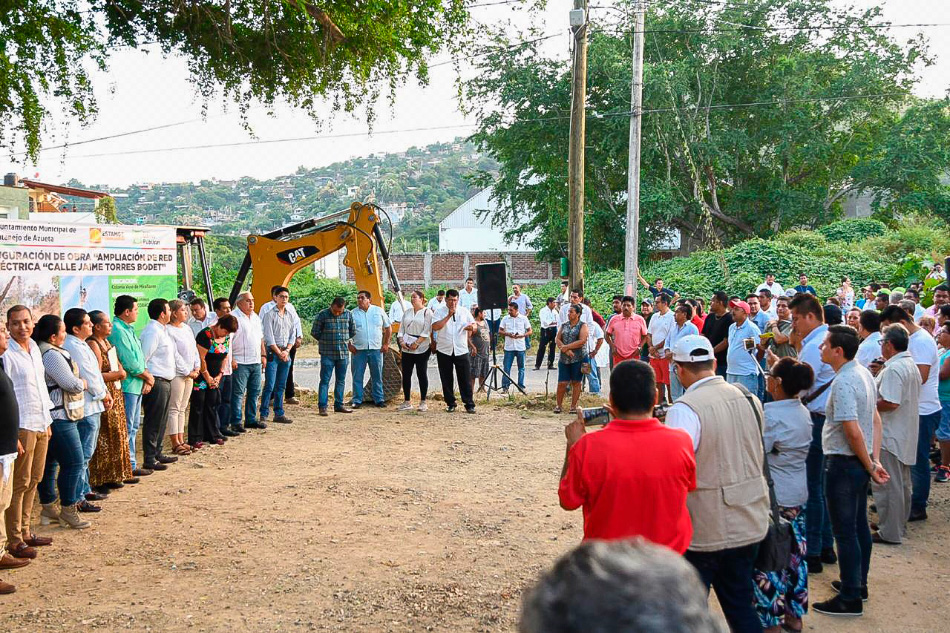 electrificacion_en_Vaso_Miraflores_zihuatanejo-_.jpg