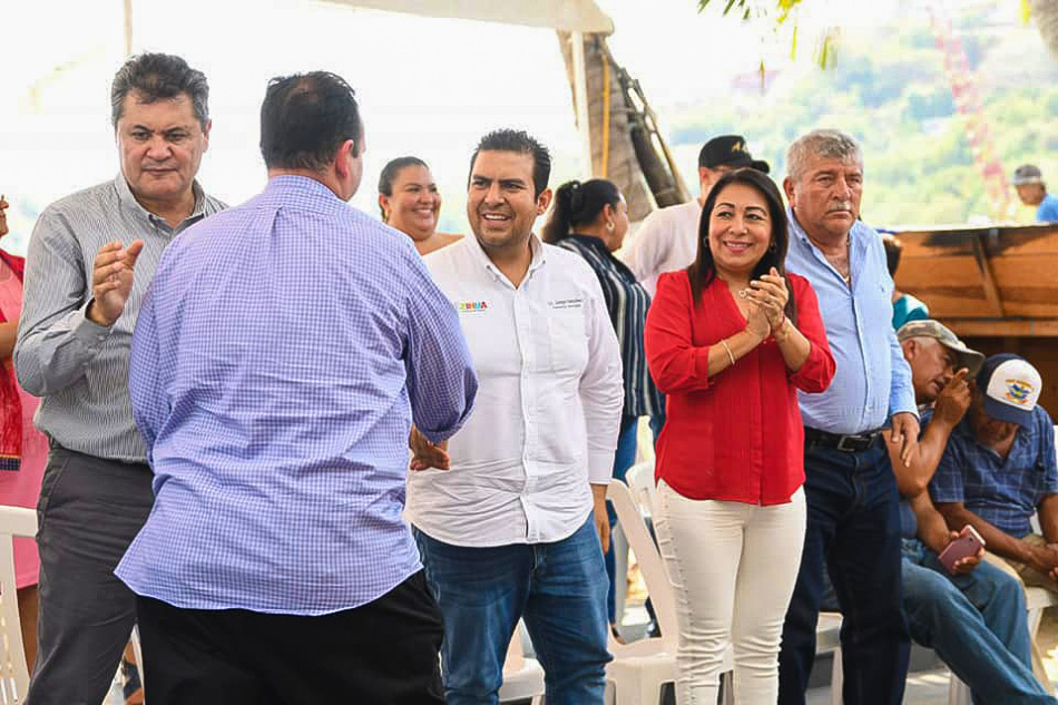 apoyos-a-pescadores-zihuatanejo-2019__.jpg