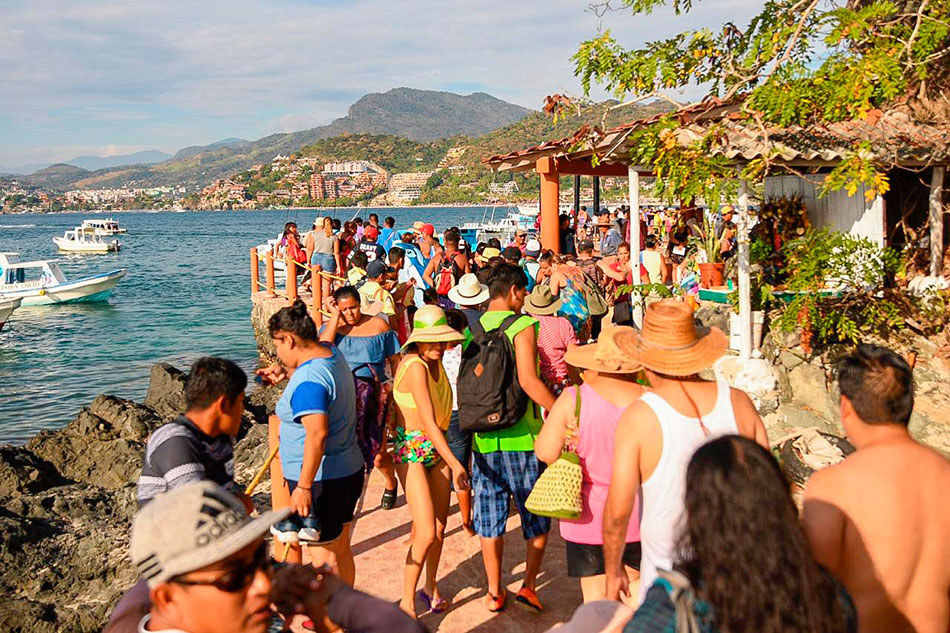 miles_turistas_zihuatanejo_ixtapa_2019_.jpg