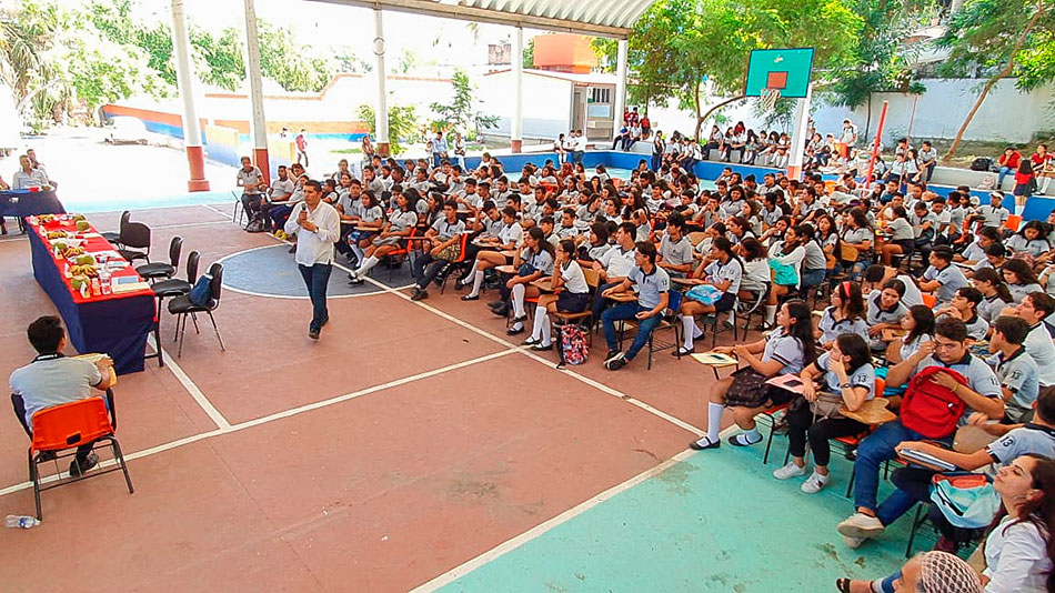 cocurso-oratoria-prepa-13-zihuatanejo-.jpg