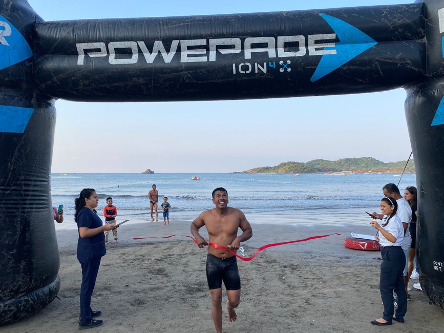 competencia-aguas-abiertas-zihuatanejo-hoteles-azul-ixtapa.jpg