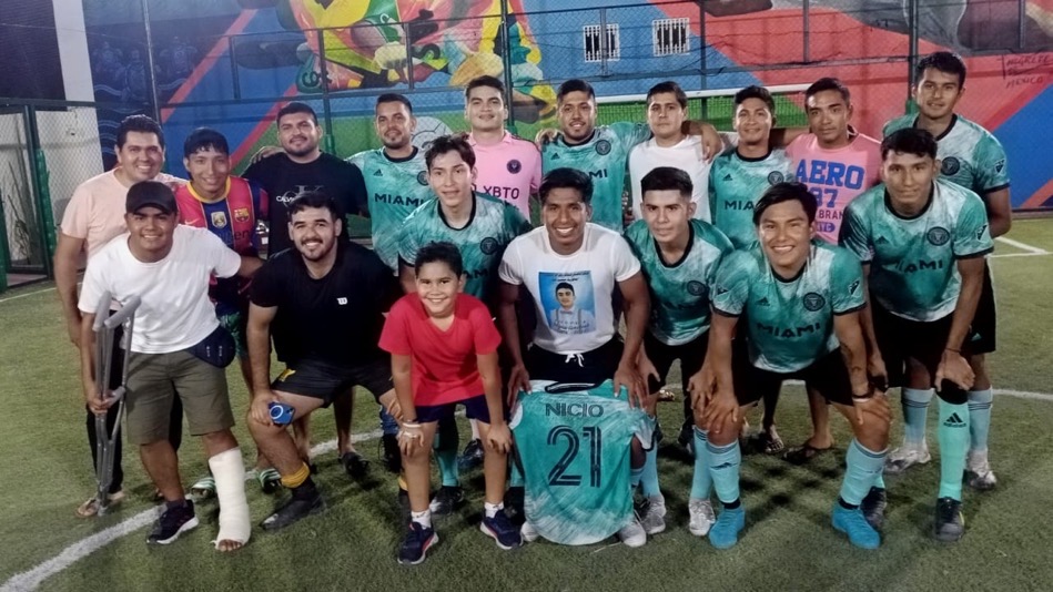 reyes-de-la-gorra-campeon-plaza-real-zihuatanejo.jpg