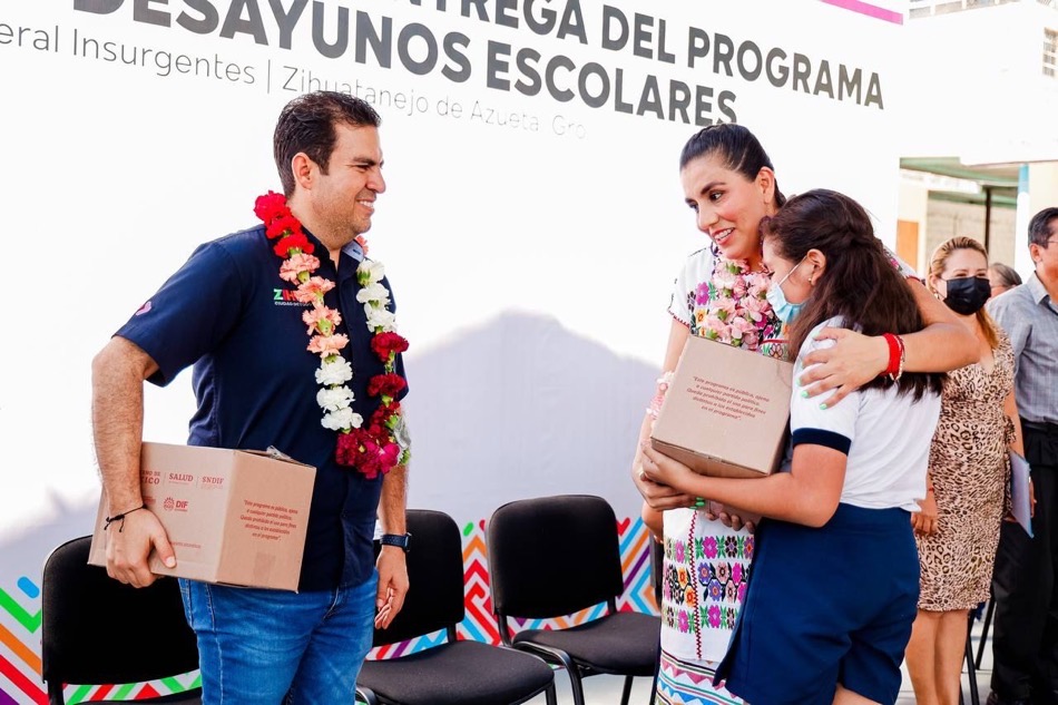 techumbre-primaria-Insurgentes-zihuatanejo-jorge-sanchez-liz-salgado.jpg