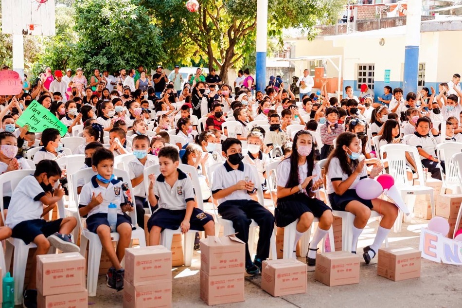 techumbre-primaria-Insurgentes-zihuatanejo-jorge-sanchez-liz-salgado.jpg