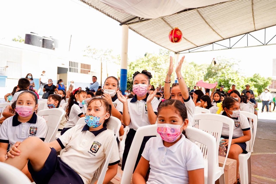 techumbre-primaria-Insurgentes-zihuatanejo-jorge-sanchez-liz-salgado.jpg