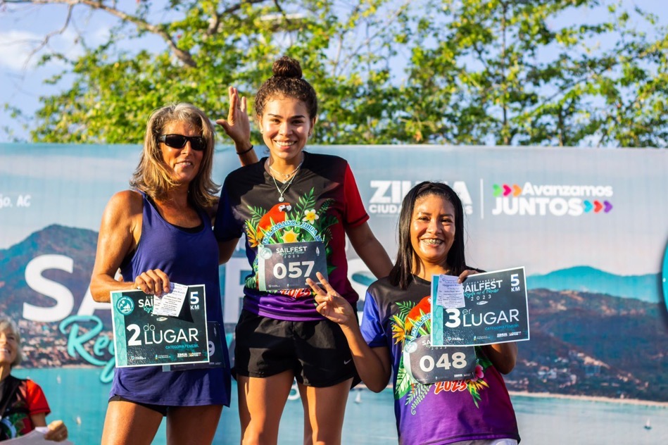 carrera-Regata-en-el-Paraiso-zihuatanejo-sailfest_.jpg