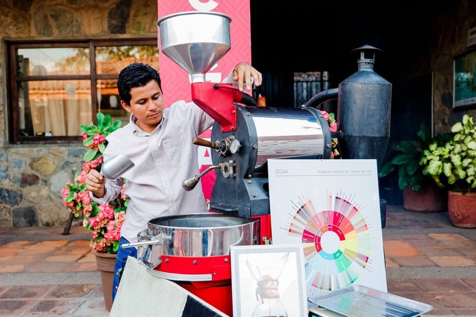 cata-degustacion-exposicion-cafe-zihuatanejo-museo_.jpg