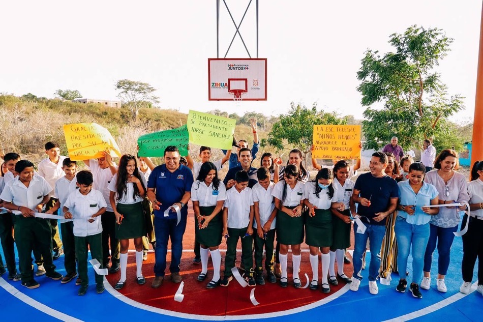 espacio-deportivo-techumbre-bena-vista-escuela-zihuatanejo.jpg