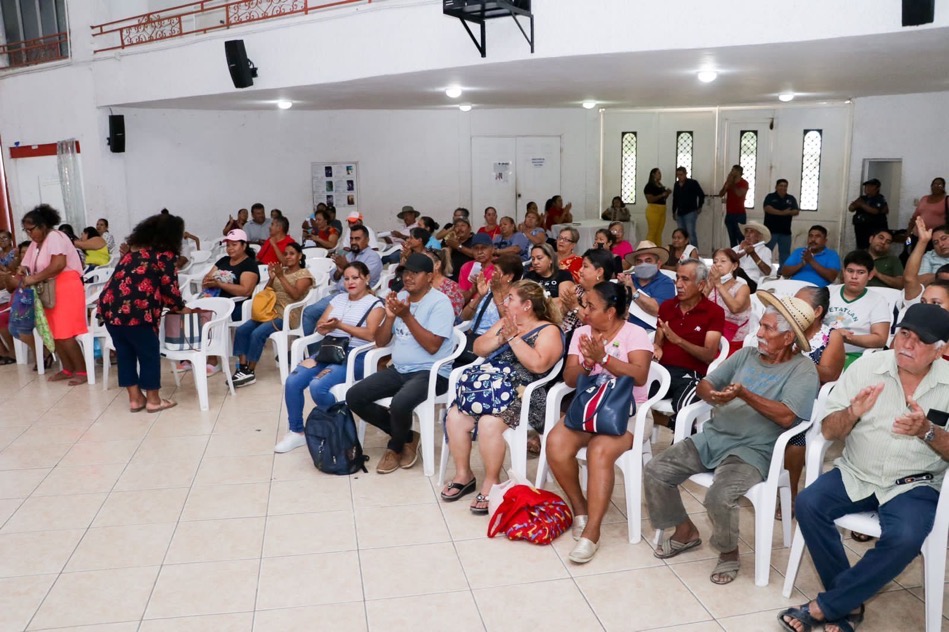 lentes-discapacidad-visual-petatlan-entrega-dif.jpg
