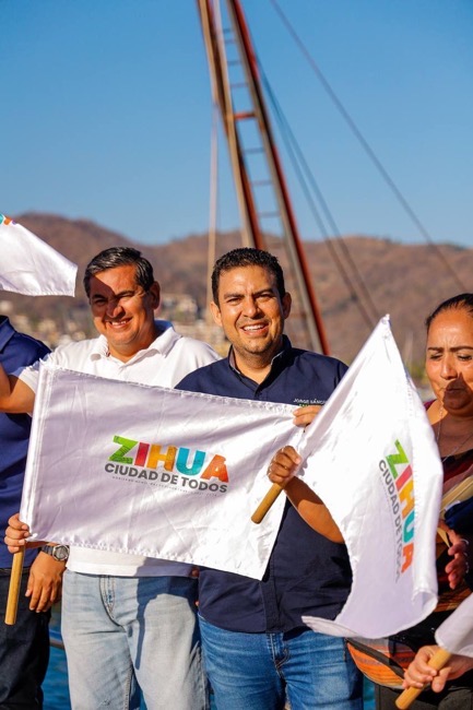 obra-nuevo-muelle-playa-las-gatas-ZIHUATANEJO.jpg