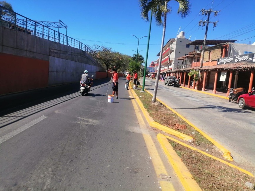 trabajaos-remozamientos-servicios-publicos-zihuatanejo-avenidas-lugares-turisticos_.jpg