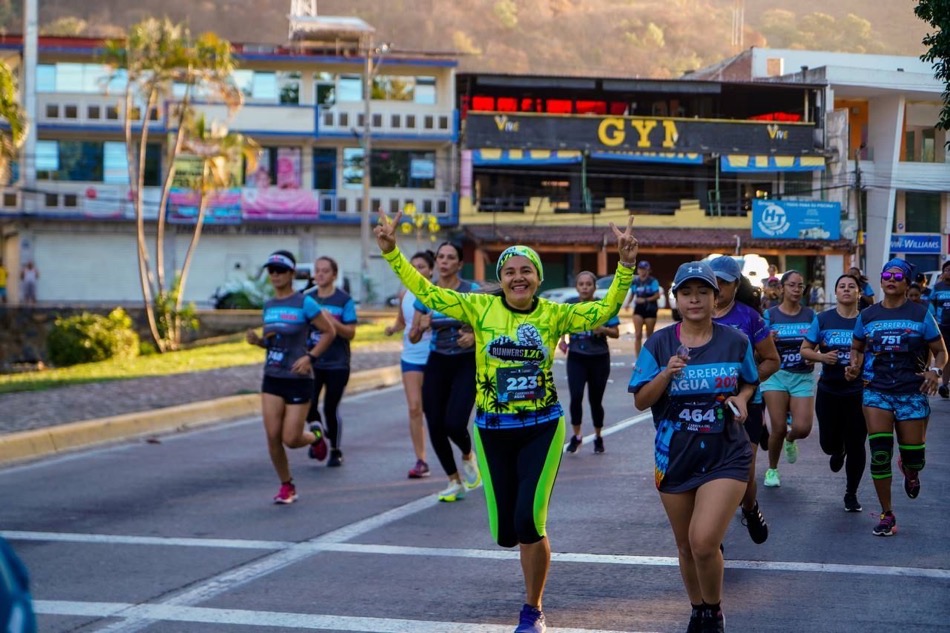carrera-dia-agua-zihuatanejo-2023-.jpg