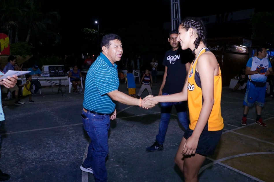 exito-torneo-basquet-petatlan_.jpg