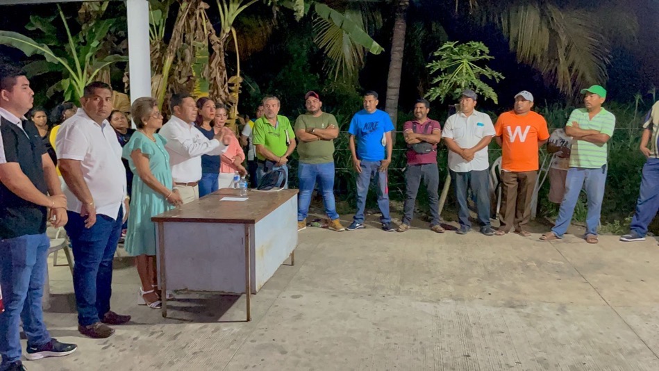 tocumbo-transportistas-reunion-petatlán-.jpg