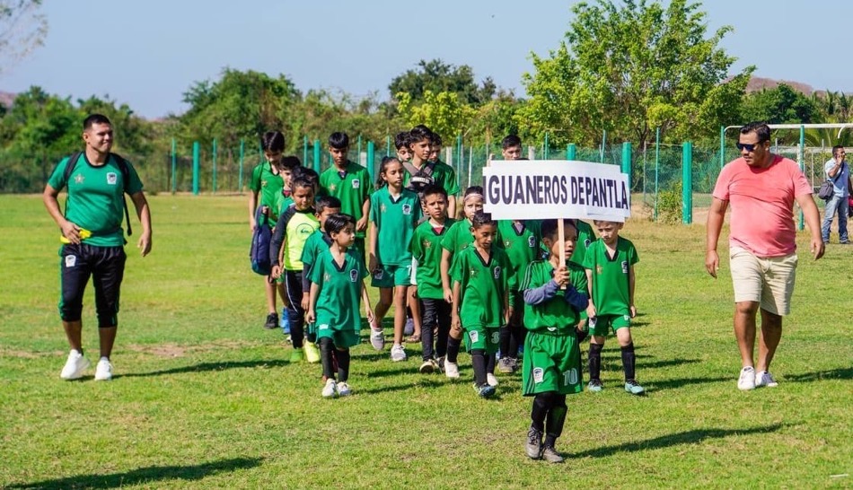 arranco-torneo-regional-petatlan-futbol_.jpg