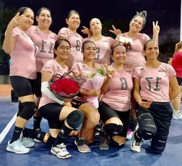 campeonas-kosmos-voleibol_zihutanejo.jpg