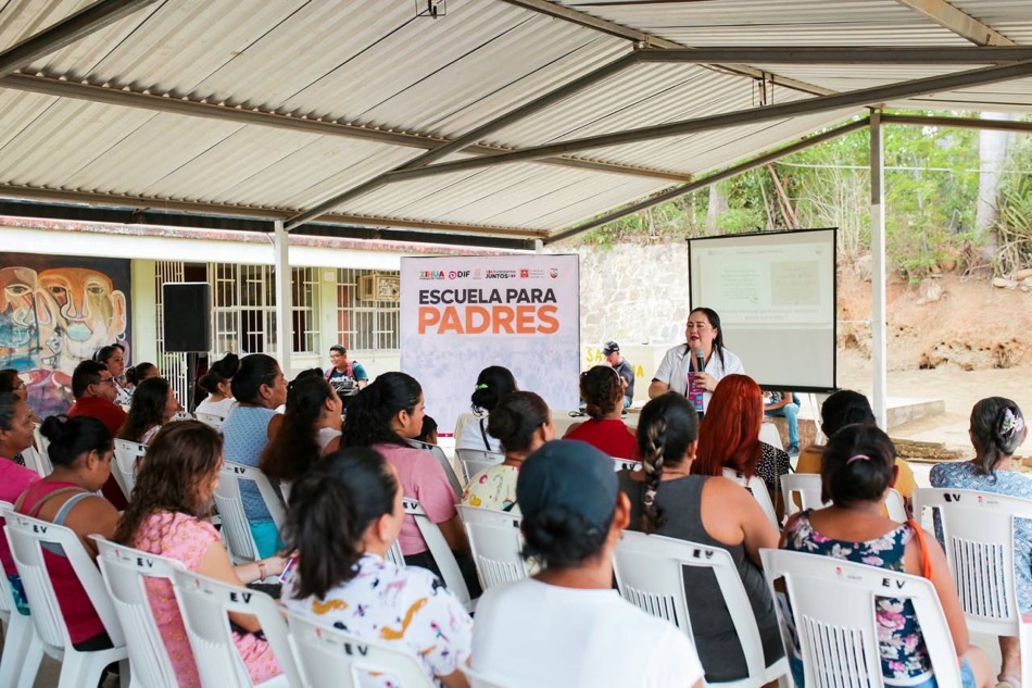 escuela-padres_zihuatanejo_dif_.jpg