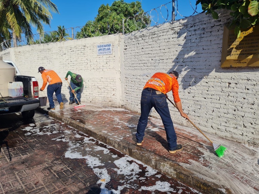 limpieza-accesos-zihuatanejo-playas-turismo.jpg