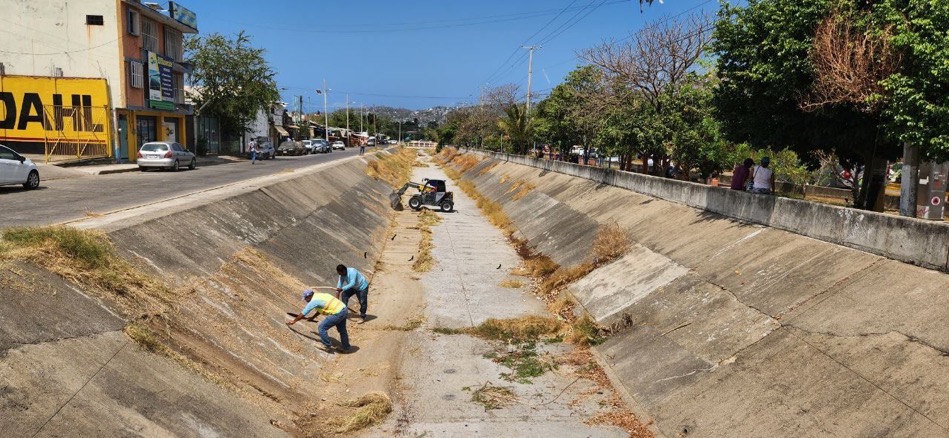 limpiza-canales-zihuatanejo-capaz-2023-temporada-lluvias_.jpg