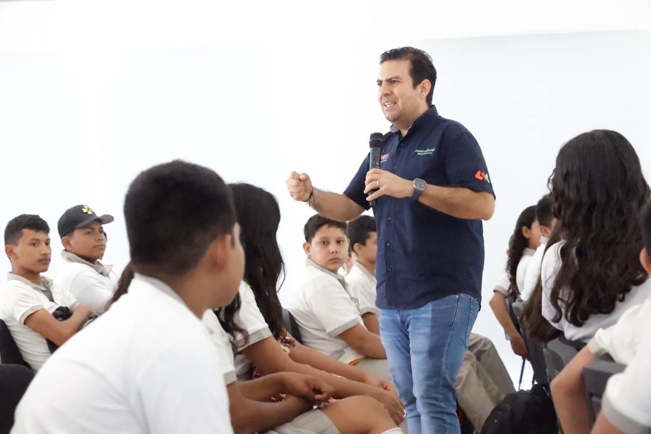 ubica-t-charla-zihuatanejo-liz-tapaia-jorge-sanchez.jpg