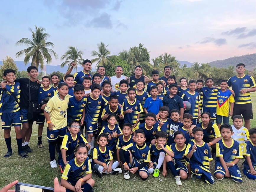 zapa-amistoso-plaza-real_zih-americanista.jpg