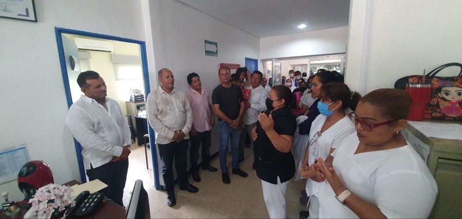 Adin-Laurel-nuevo-director-hospital-zihuatanejo_.jpg