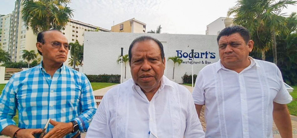 alberto-lopez-Rosas-gira-costa-grande-marcelo-zihuatanejo.jpg