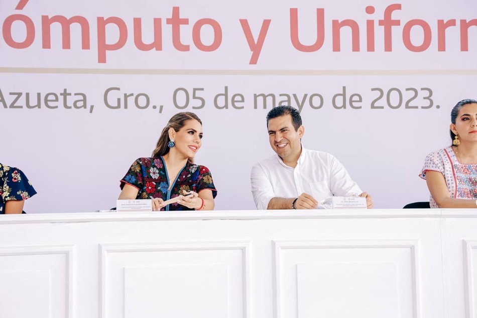 apoyo-educacion-vivienda-zihuatanejo-evelyn-salgado-jorge-sanchez_.jpg