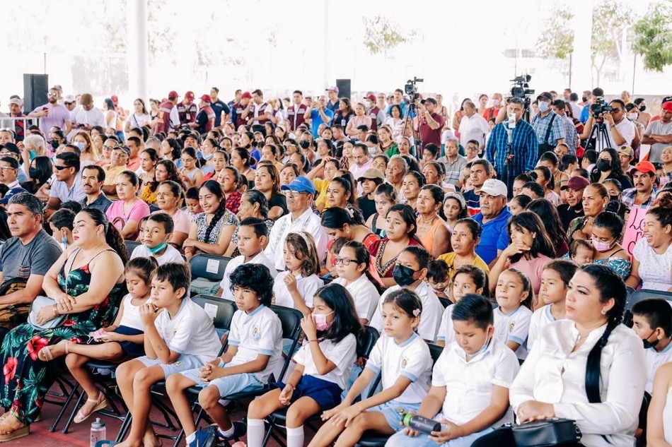 apoyo-educacion-vivienda-zihuatanejo-evelyn-salgado-jorge-sanchez_.jpg