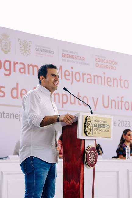 apoyo-educacion-vivienda-zihuatanejo-evelyn-salgado-jorge-sanchez_.jpg