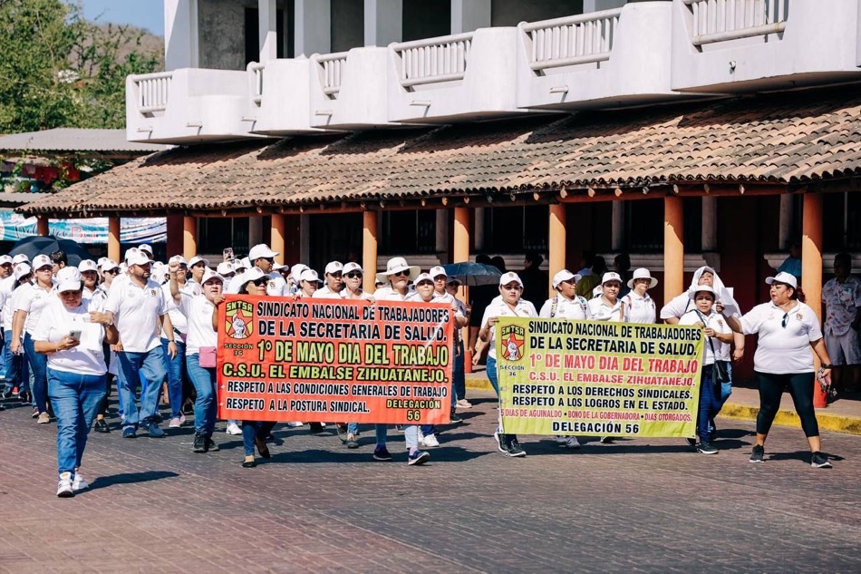 desfile-dia-trabajo-zihuatanejo-2023.jpg