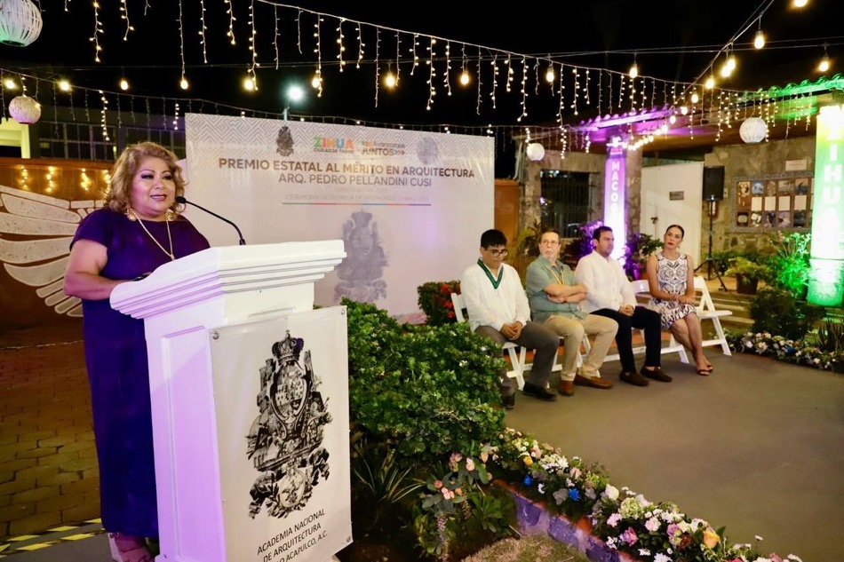 entrega-premios-arquitectura_zihuatanejo_gob_.jpg