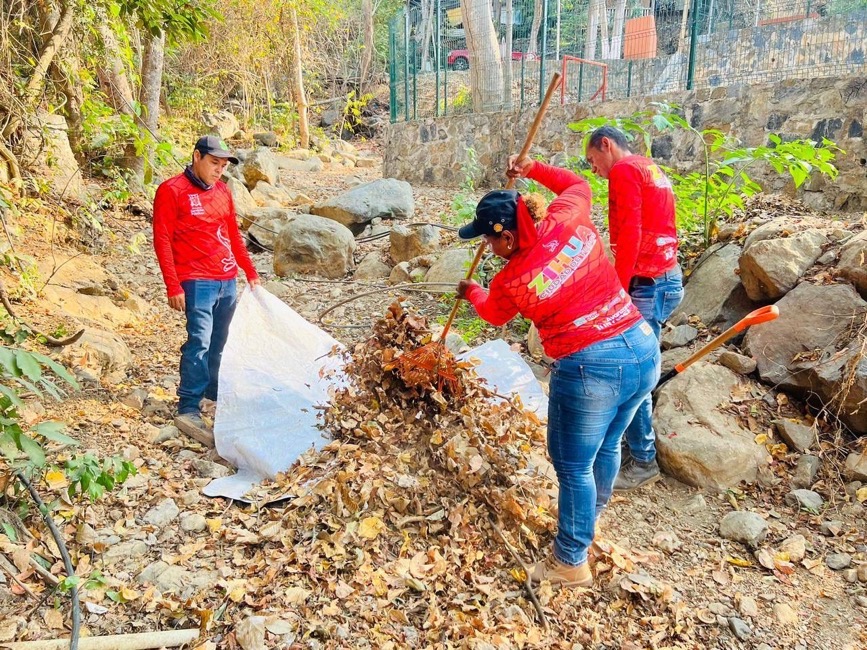 limpieza-canales-lluvias_zihuatanejo_sp.jpg
