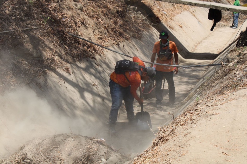 limpieza-canales_lluvias_servicios-publicos_zihuatanejo.jpg