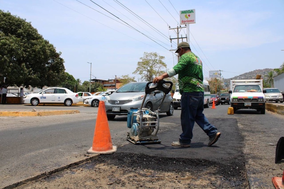 trabajo-vialidades_servicios_publicos_zihuatanejo_.jpg