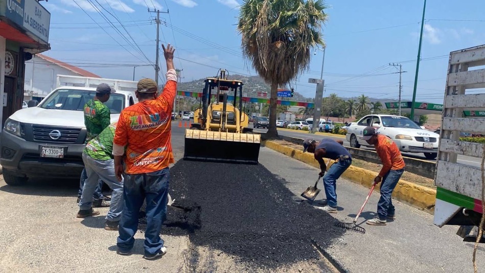 trabajo-vialidades_servicios_publicos_zihuatanejo_.jpg