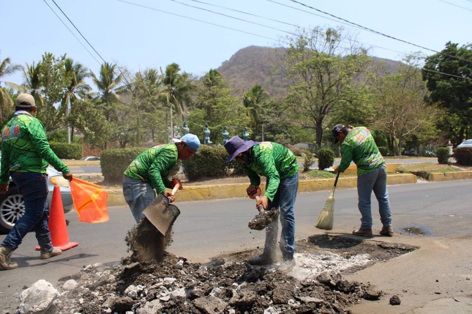 trabajo-vialidades_servicios_publicos_zihuatanejo_.jpg
