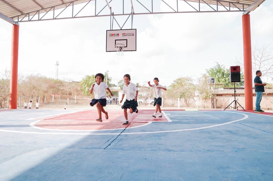 cancha-primaria-pantla-techado-fundacion-gob-zihuatanejo.jpg
