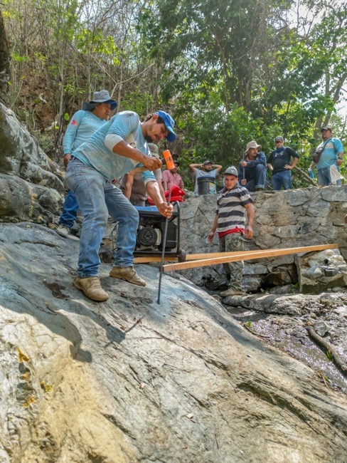 capaz-rehabilitando-comuidades-serrana-agua_gob.jpg