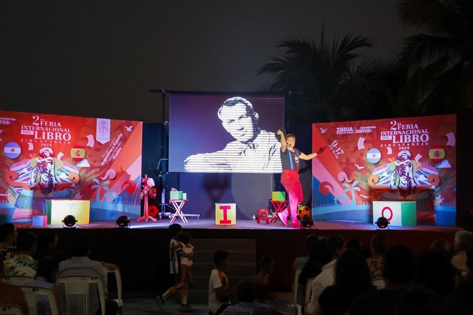 feria-del-libro-zihuatanejo-2023-mario-ivan-martinez.jpg